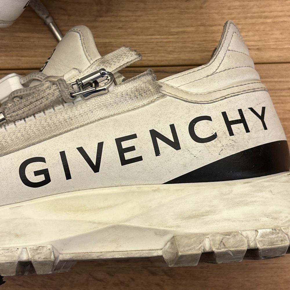 GIVENCHY Spectre Zip‎ Runner Sneaker Size 37 White Leather Designer Shoes - Picture 3 of 16